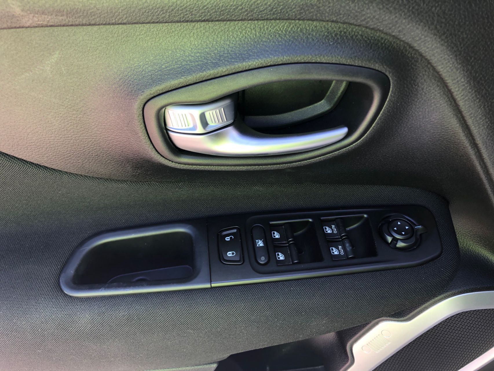 2021 Jeep Renegade Latitude photo 8