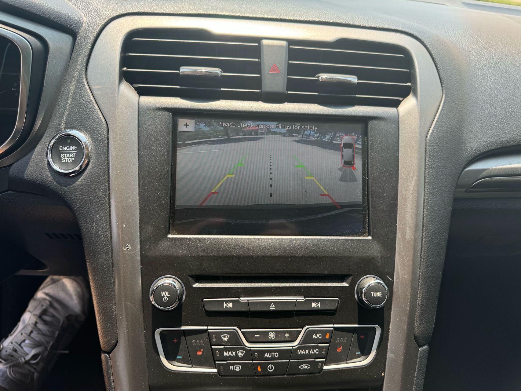 2018 Ford Fusion SE photo 23