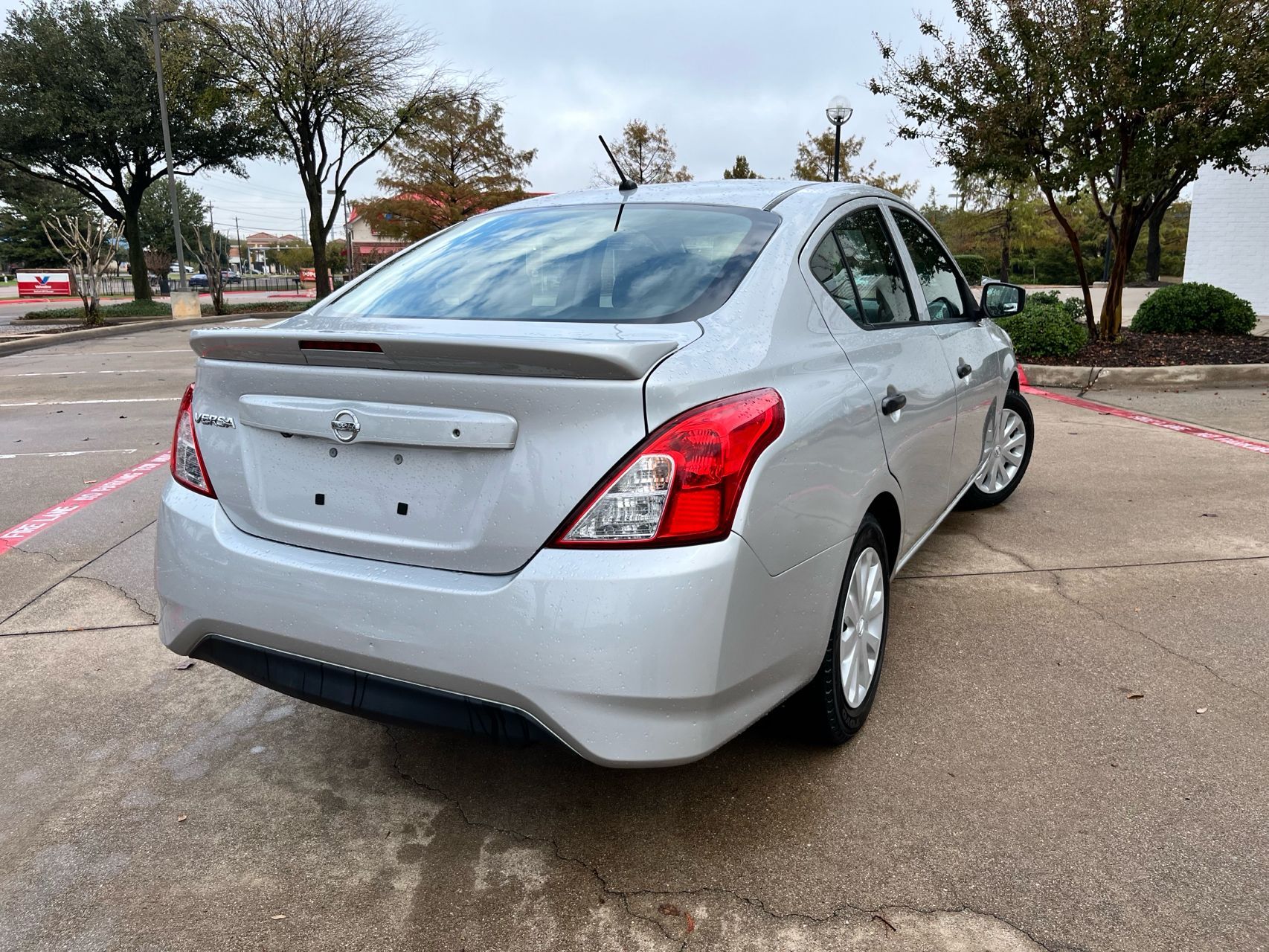2019 Nissan Versa S photo 3