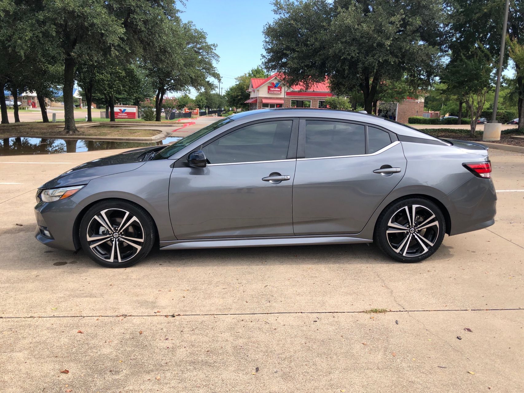 2021 Nissan Sentra SR photo 2