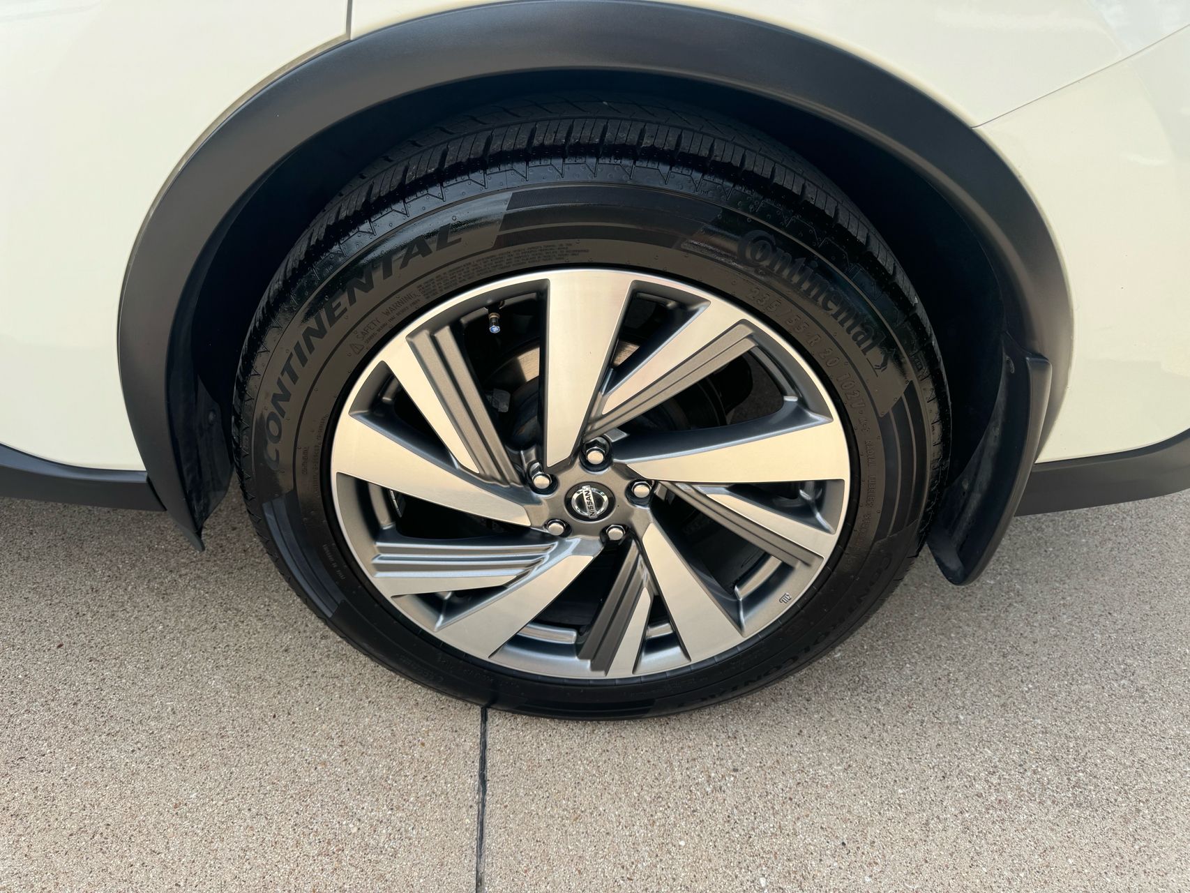 2023 Nissan Versa SV photo 40