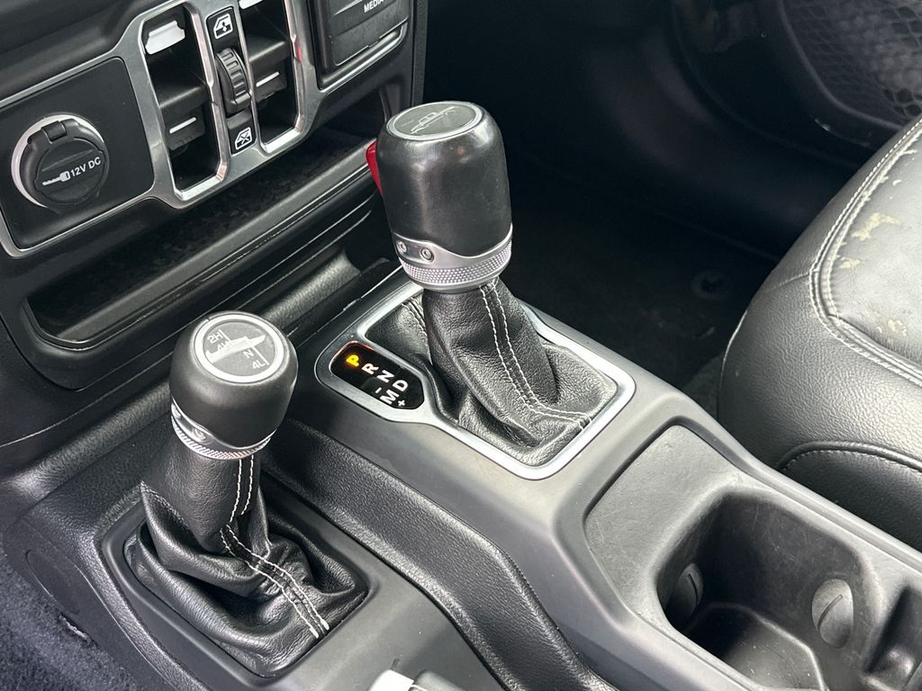 2021 Jeep Gladiator Overland - Photo 19