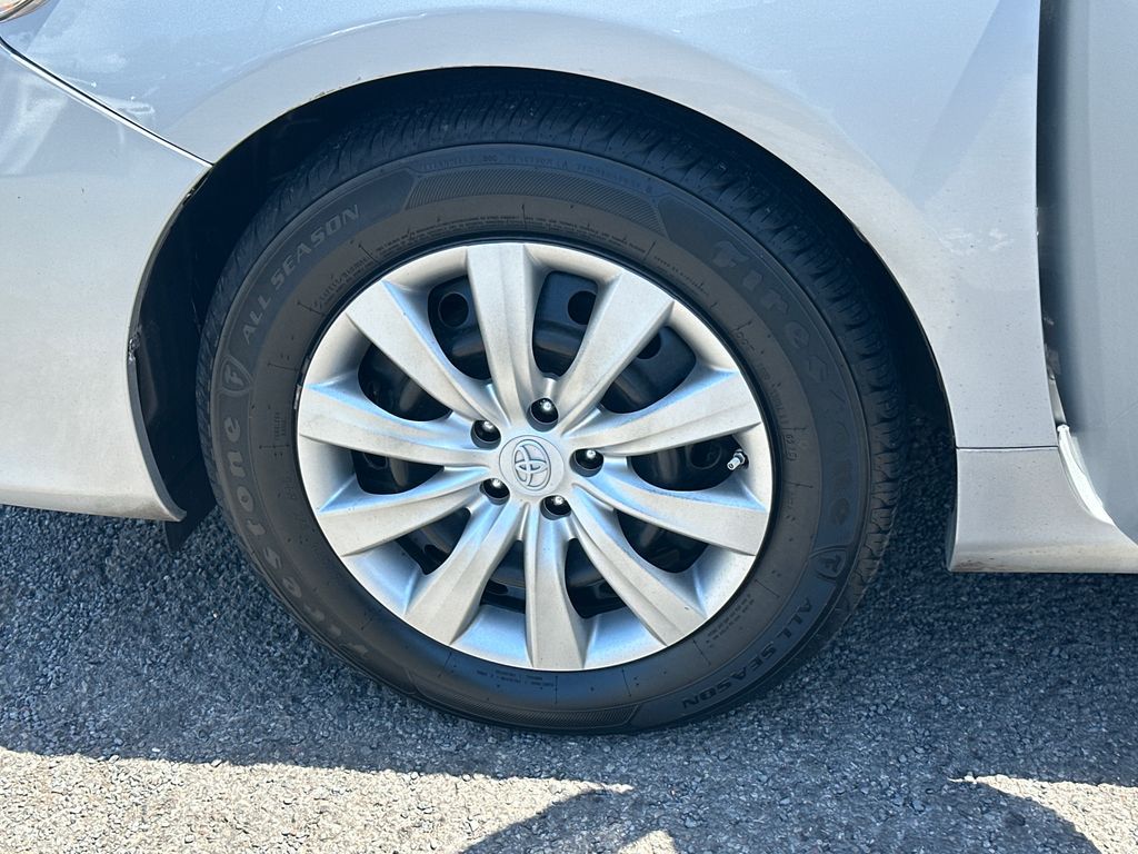 2013 Toyota Corolla L - Photo 11