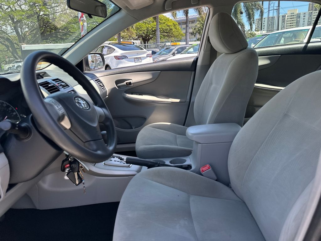 2013 Toyota Corolla L - Photo 12