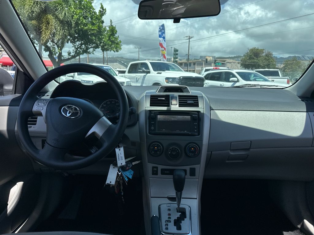 2013 Toyota Corolla L - Photo 13