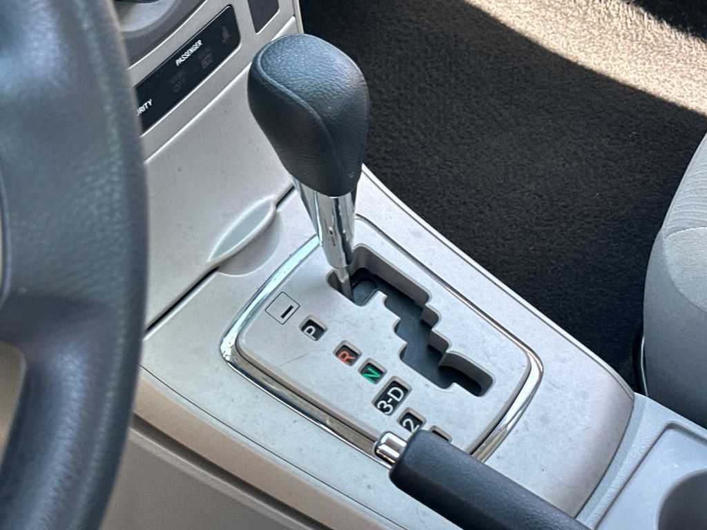2013 Toyota Corolla L - Photo 17