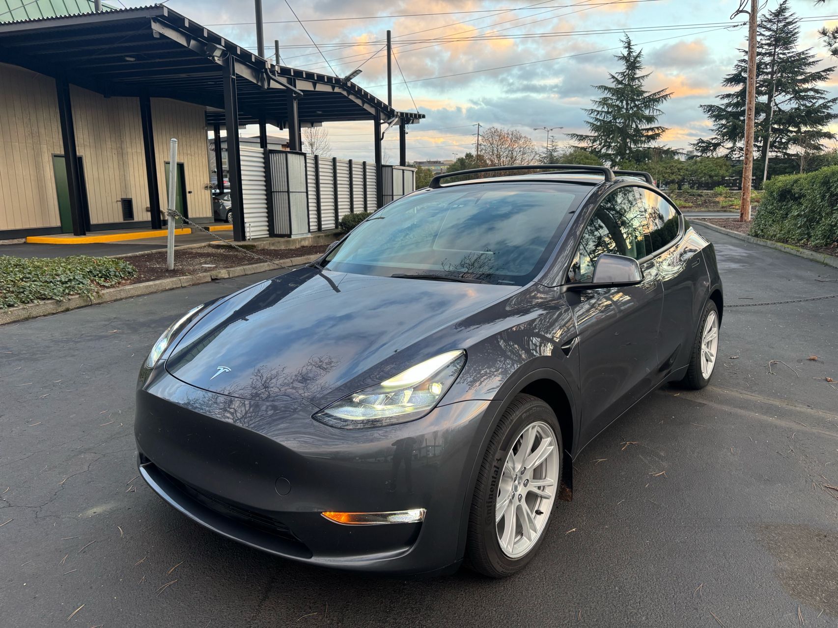 2023 Tesla Model Y Long Range's photo