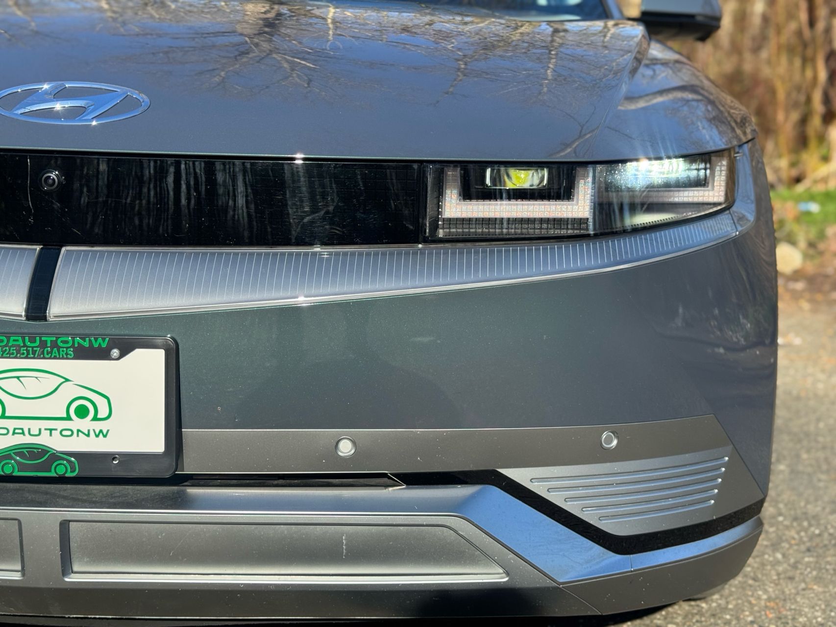 View vehicle photo 3