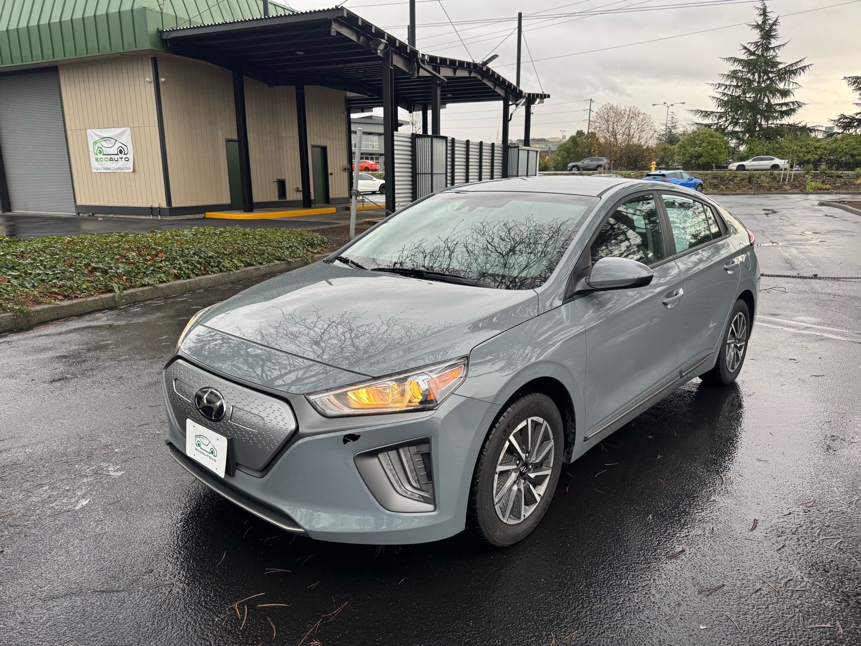 2021 Hyundai IONIQ SE's photo