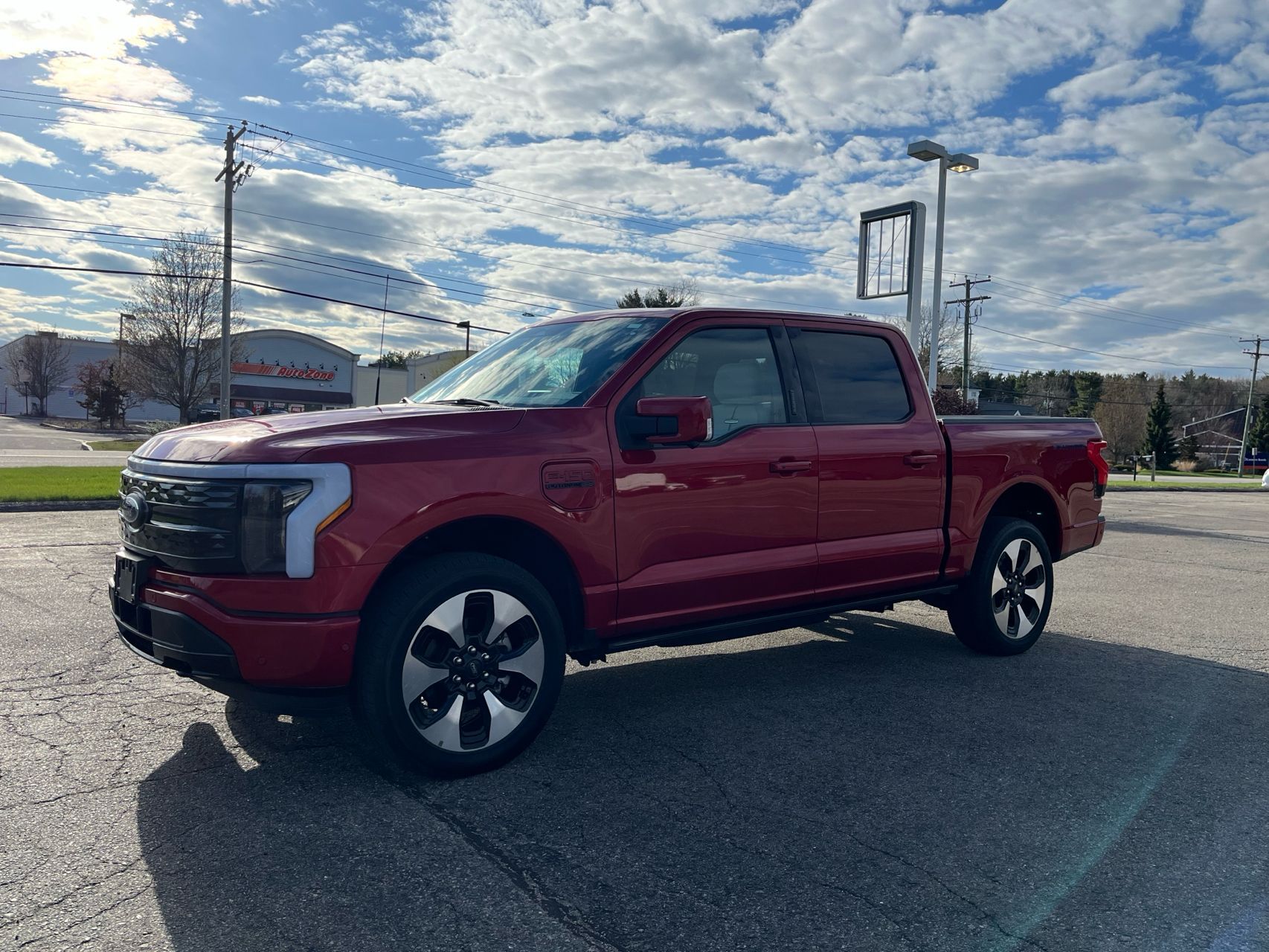 2023 Ford F-150 Lightning Platinum - Photo 26