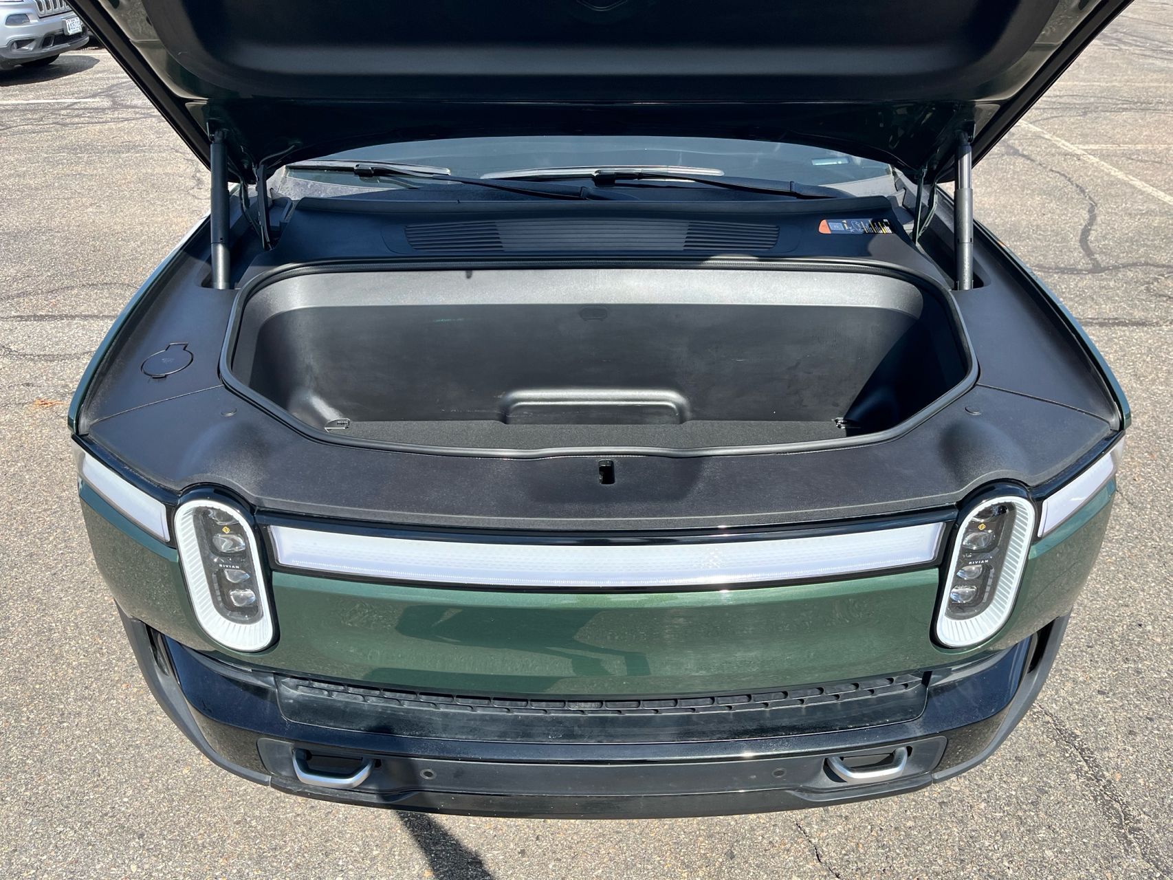 2024 Rivian R1S Adventure - Photo 9