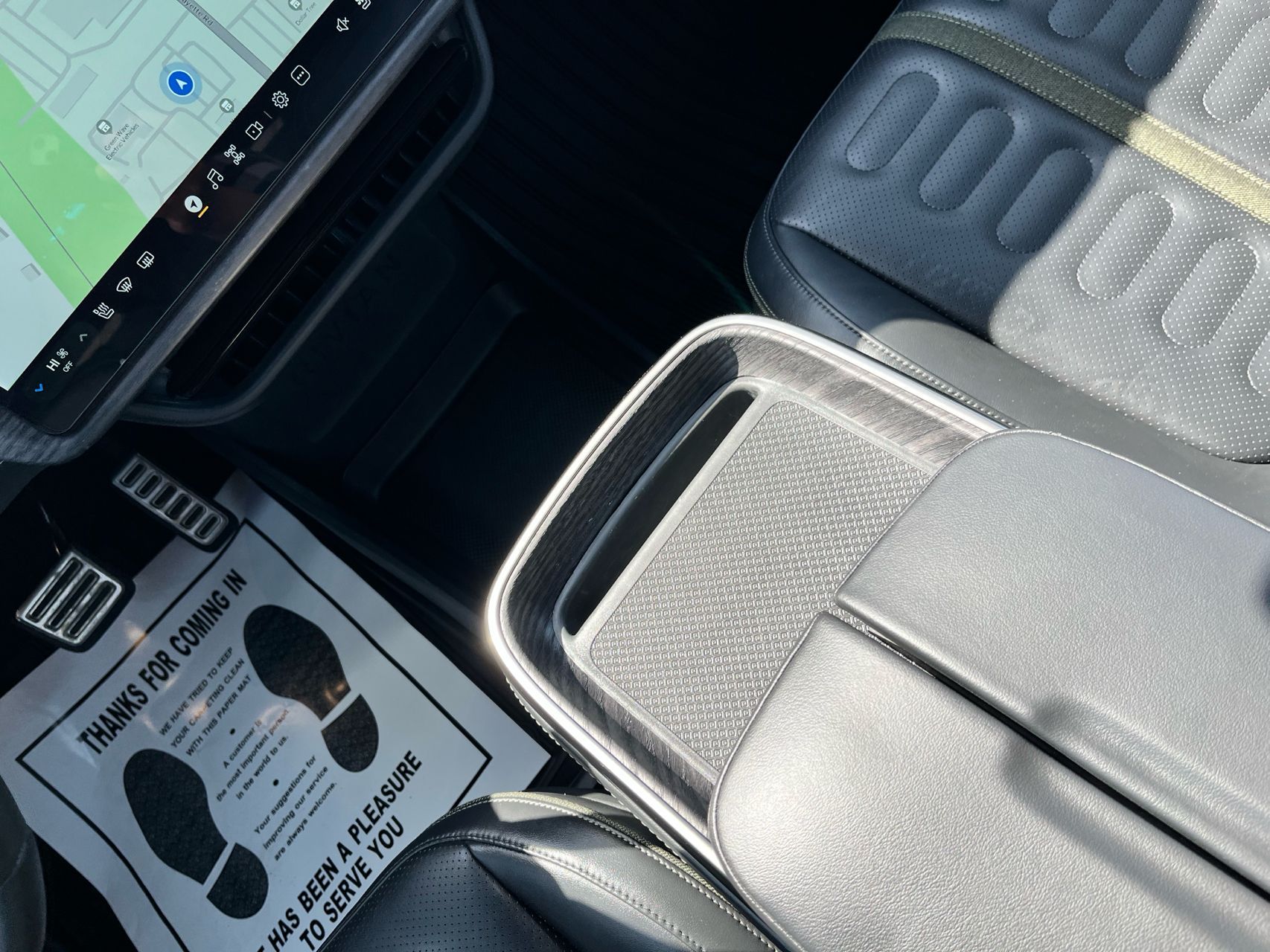 2024 Rivian R1S Adventure - Photo 25