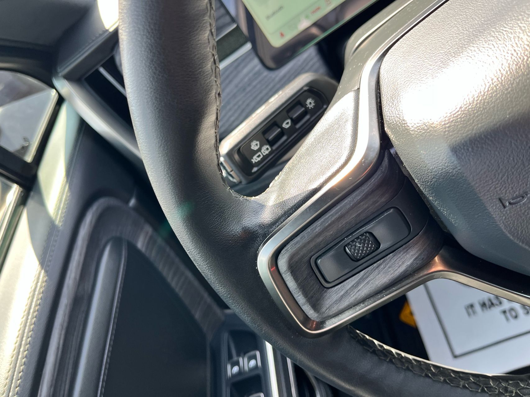2024 Rivian R1S Adventure - Photo 22