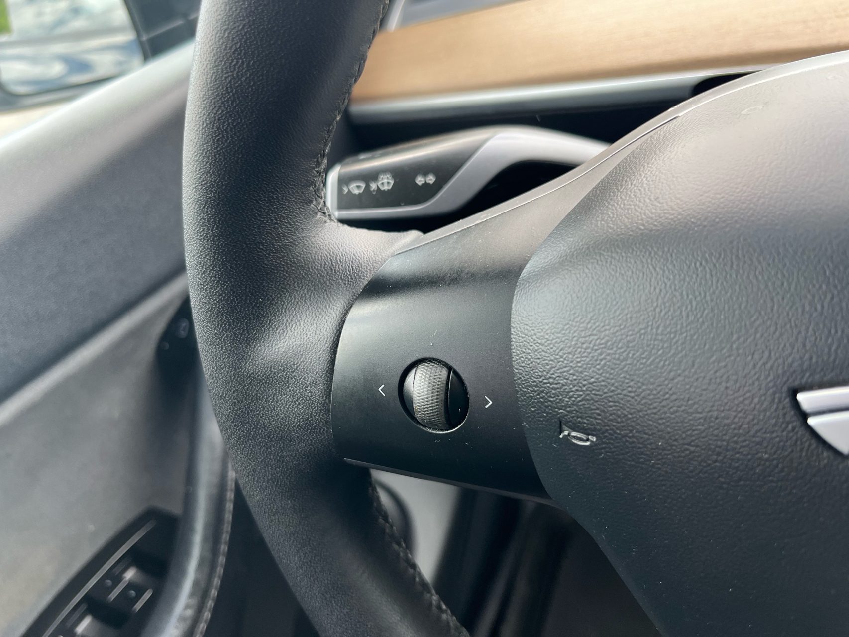 2021 Tesla Model Y Long Range - Photo 18