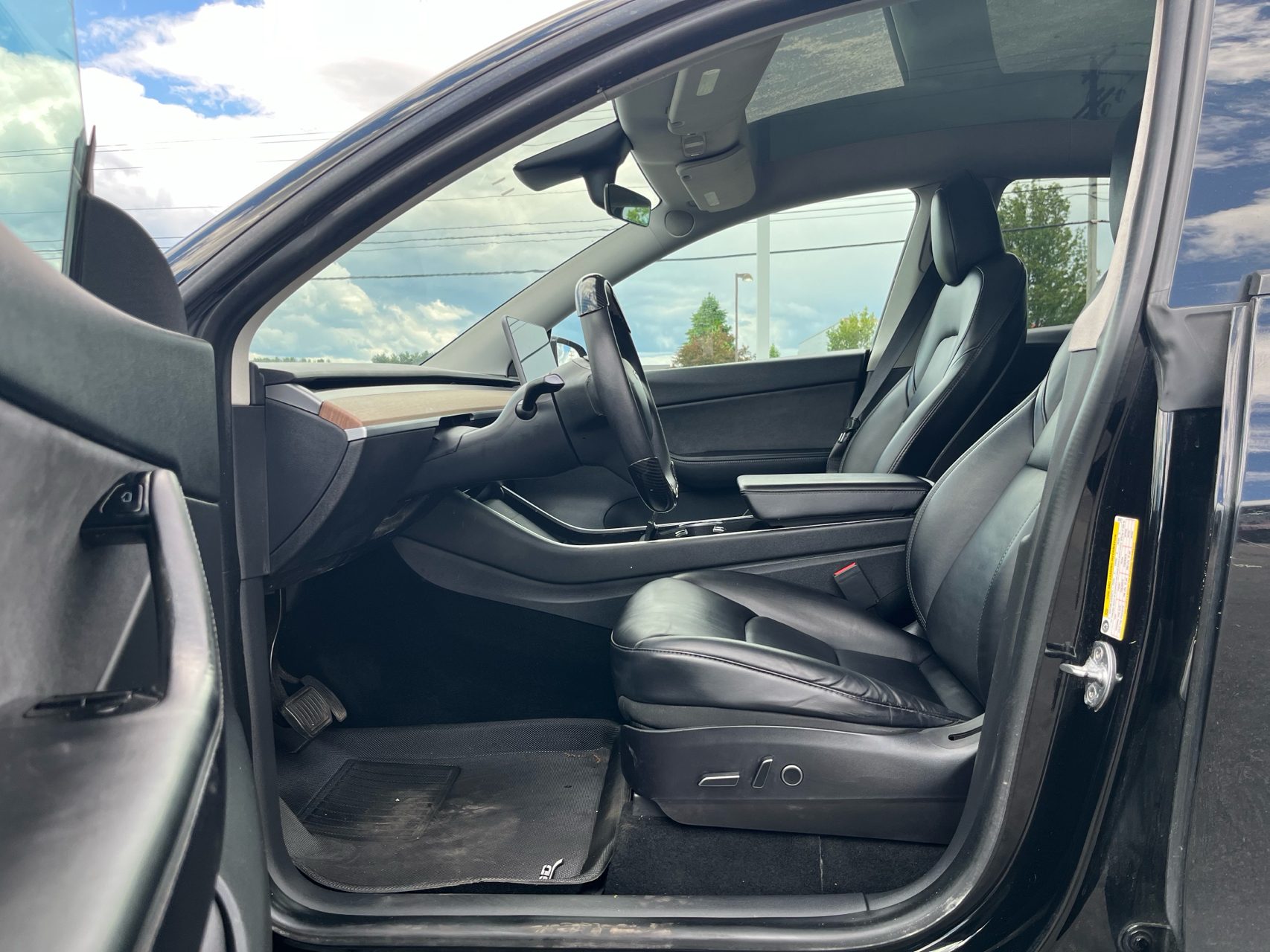 2021 Tesla Model Y Long Range - Photo 14