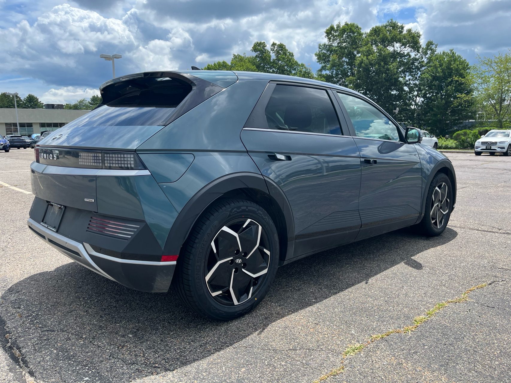View vehicle photo 5