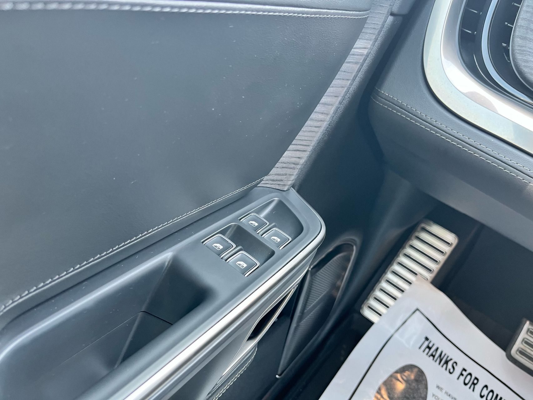 2024 Rivian R1S Adventure - Photo 26