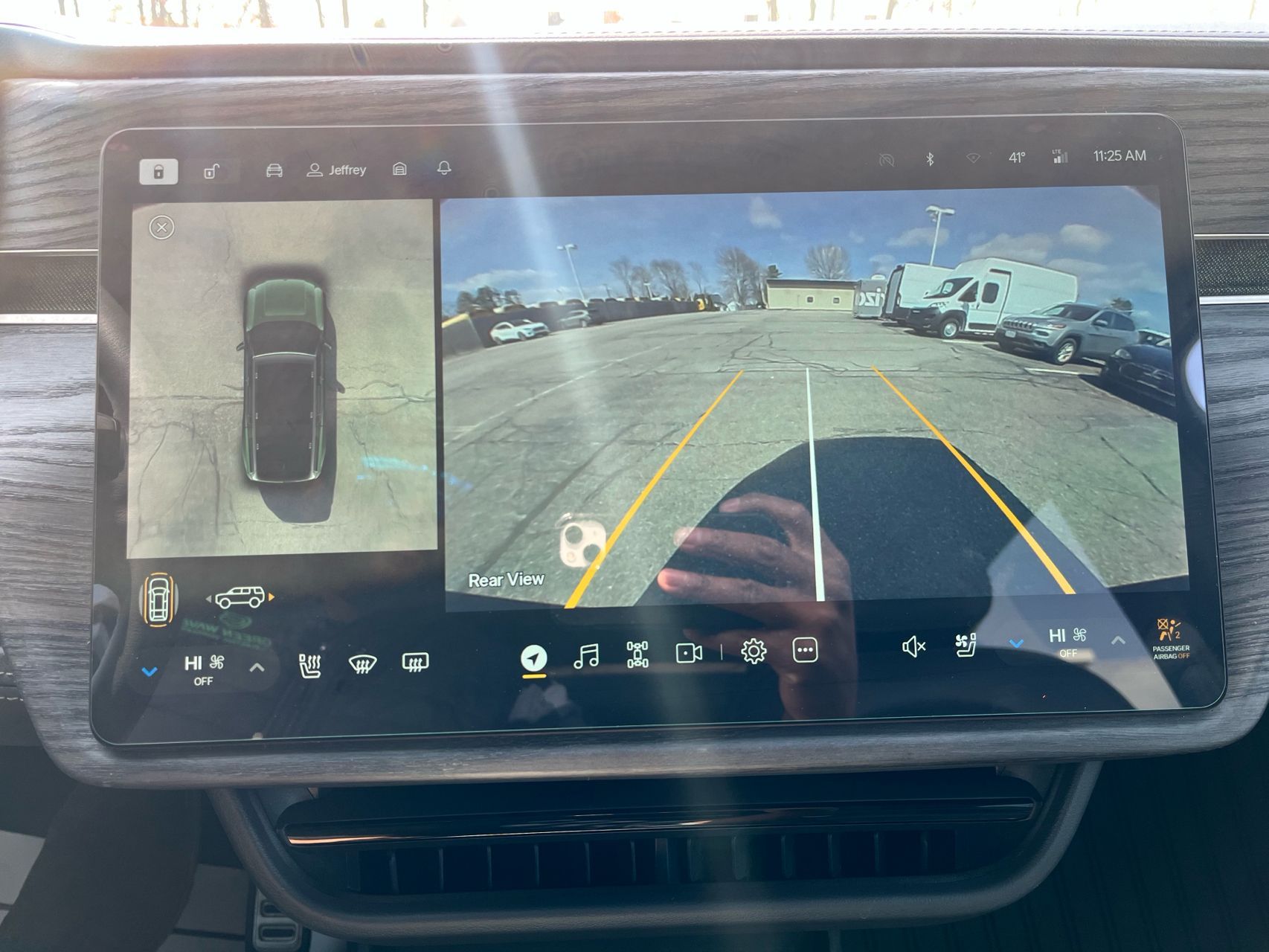 2024 Rivian R1S Adventure - Photo 27