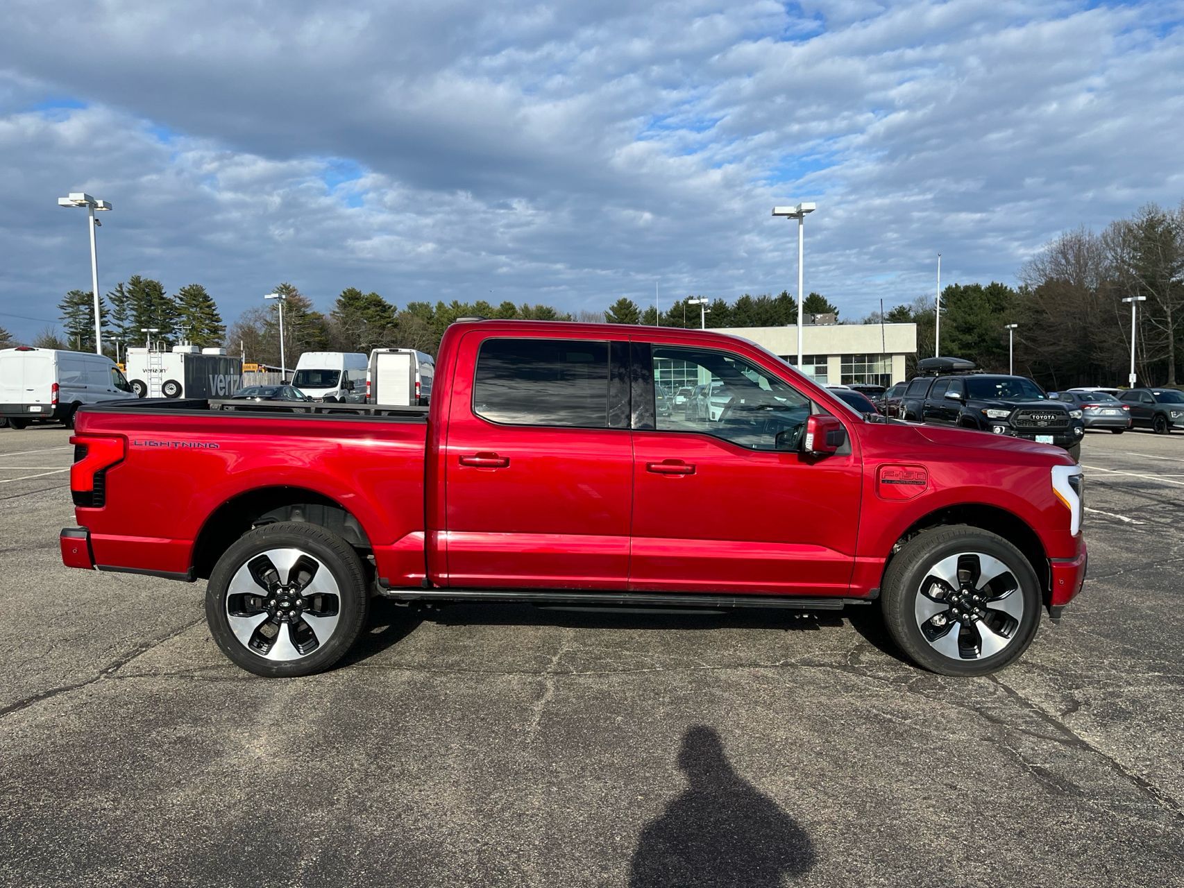 2023 Ford F-150 Lightning Platinum - Photo 6