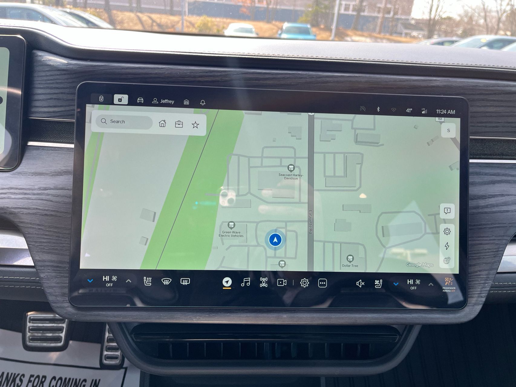2024 Rivian R1S Adventure - Photo 28