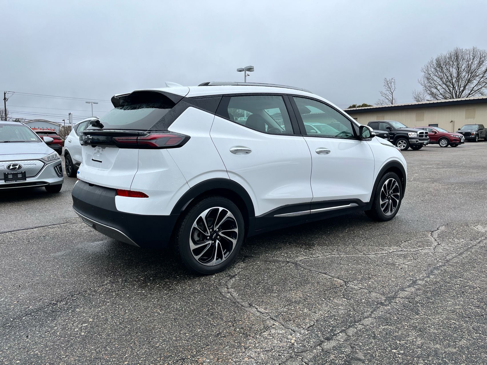 View vehicle photo 7