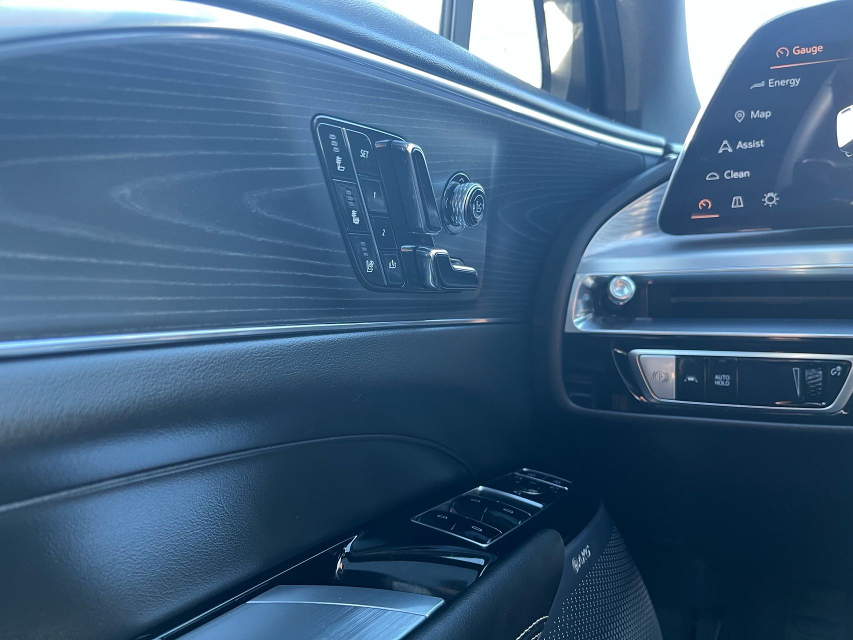 2024 Cadillac LYRIQ Luxury 2 - Photo 22