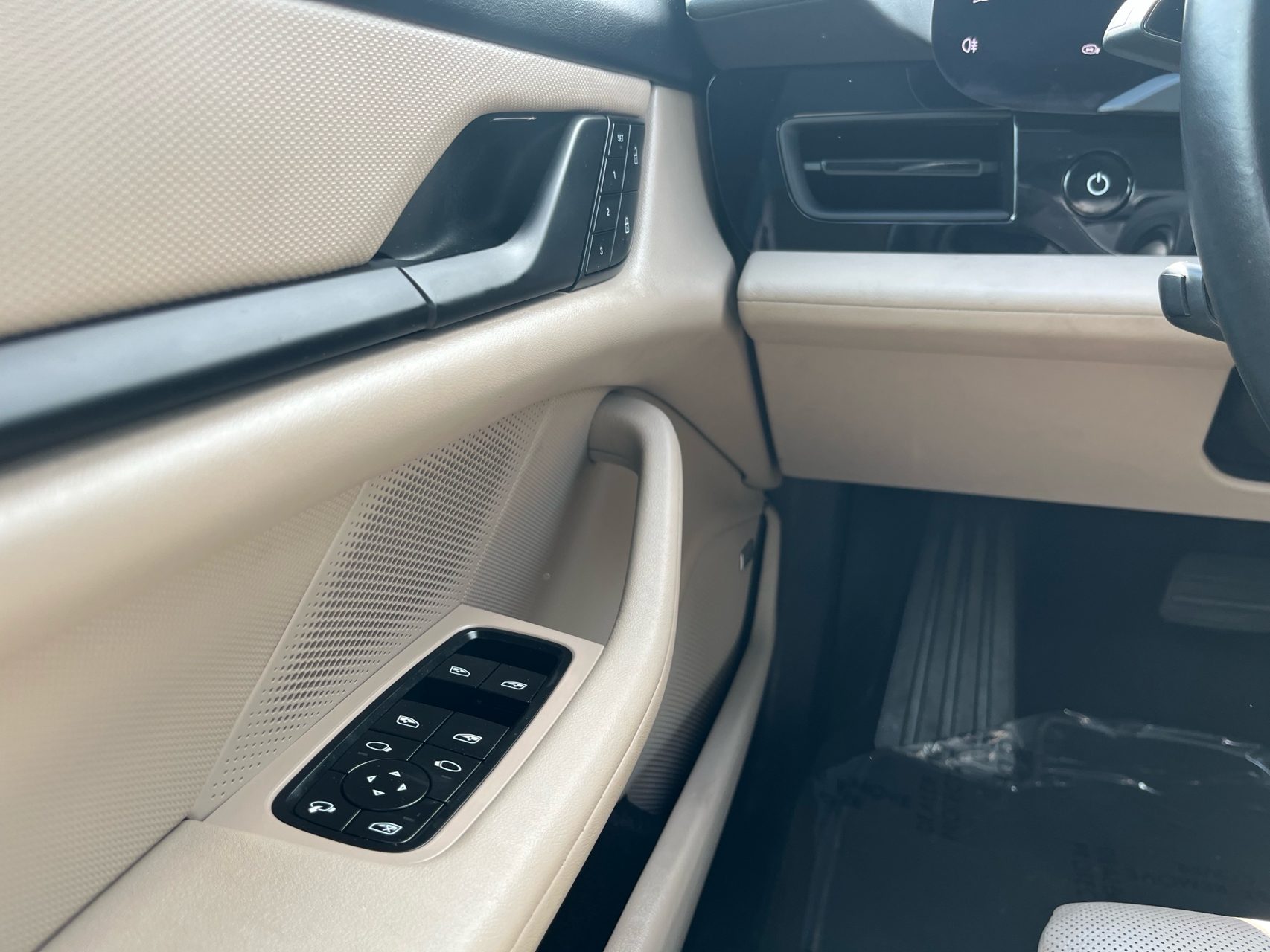 2022 Porsche Taycan Base - Photo 21