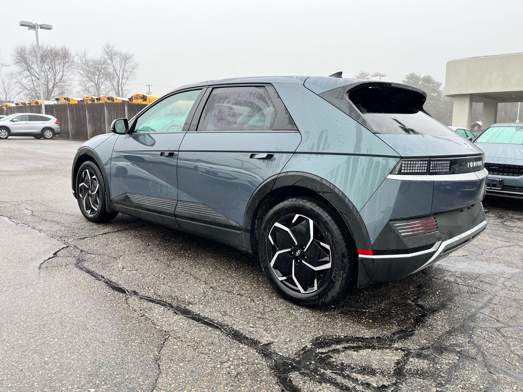 View vehicle photo 3