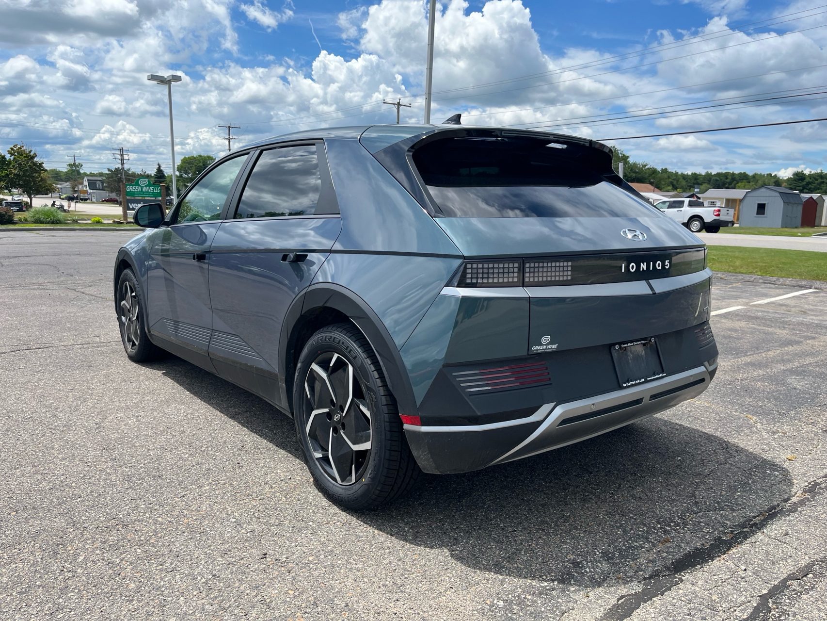 View vehicle photo 3