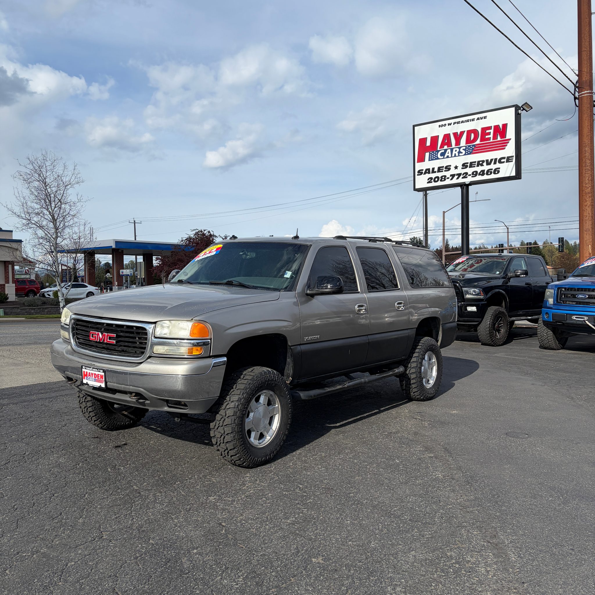 2003 GMC Yukon 4WD 1/2 Ton SLE's photo