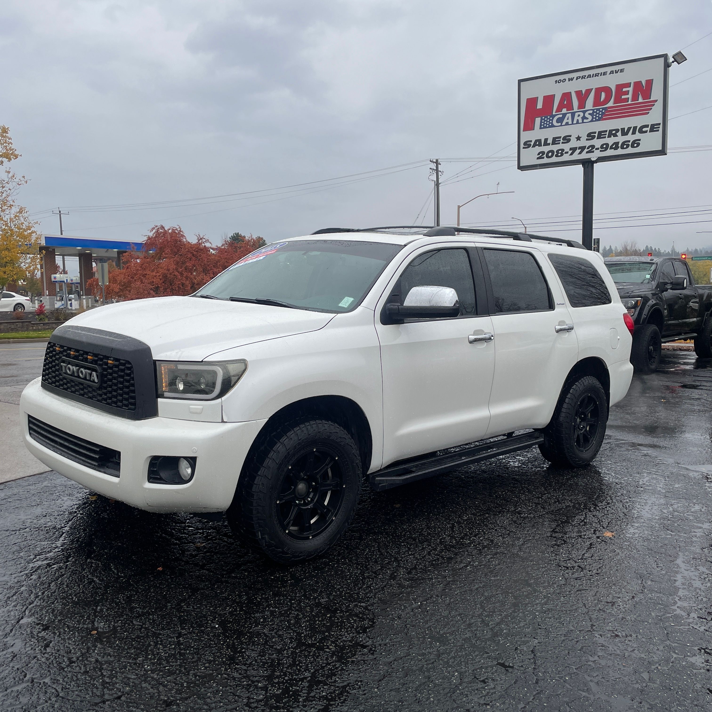 2015 Toyota Sequoia Platinum's photo