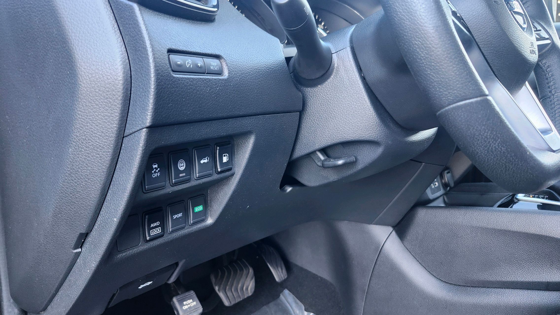2019 Nissan Rogue SV photo 14