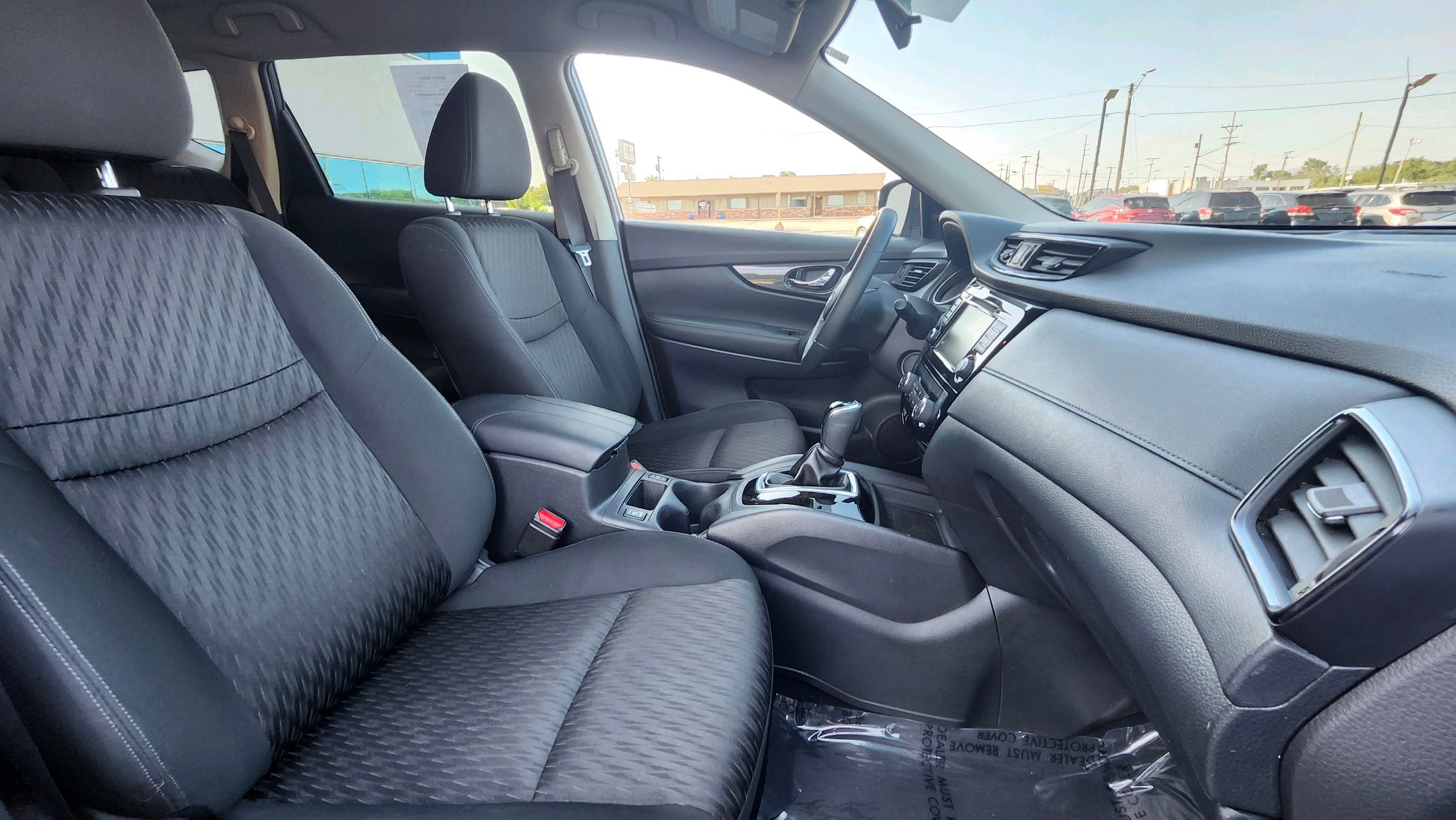 2019 Nissan Rogue SV photo 23