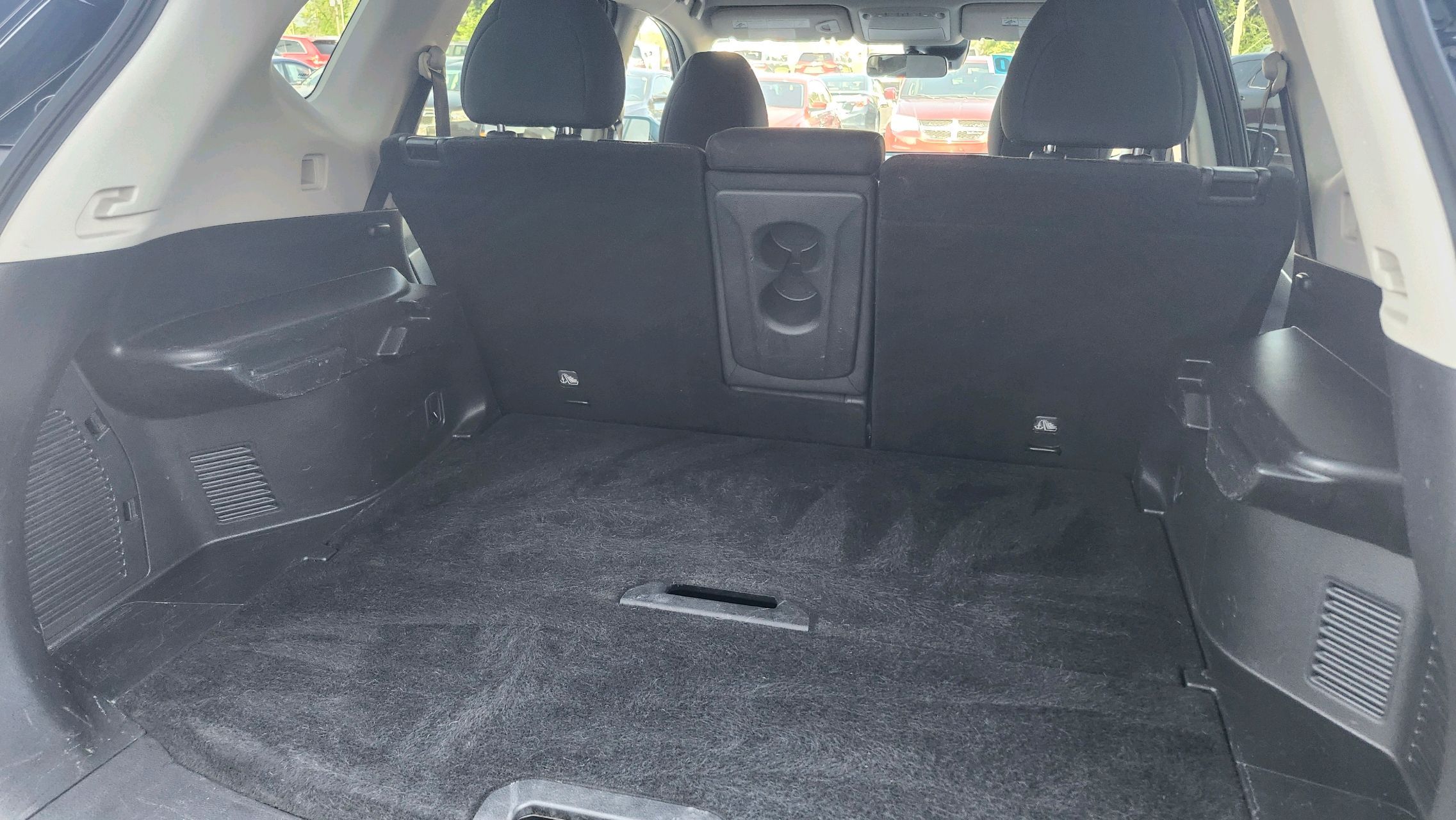 2019 Nissan Rogue SV photo 30