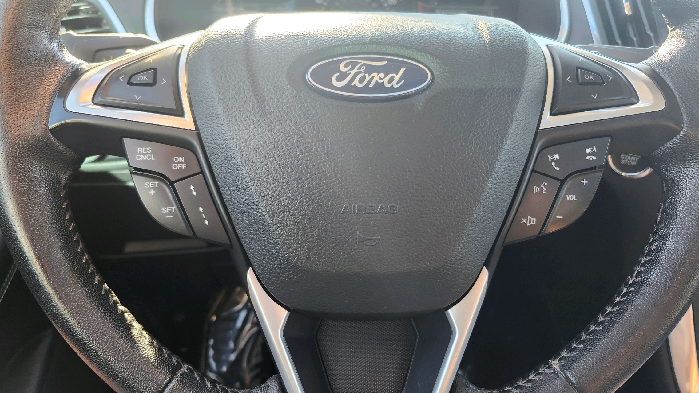 2019 Ford Edge SEL photo 26