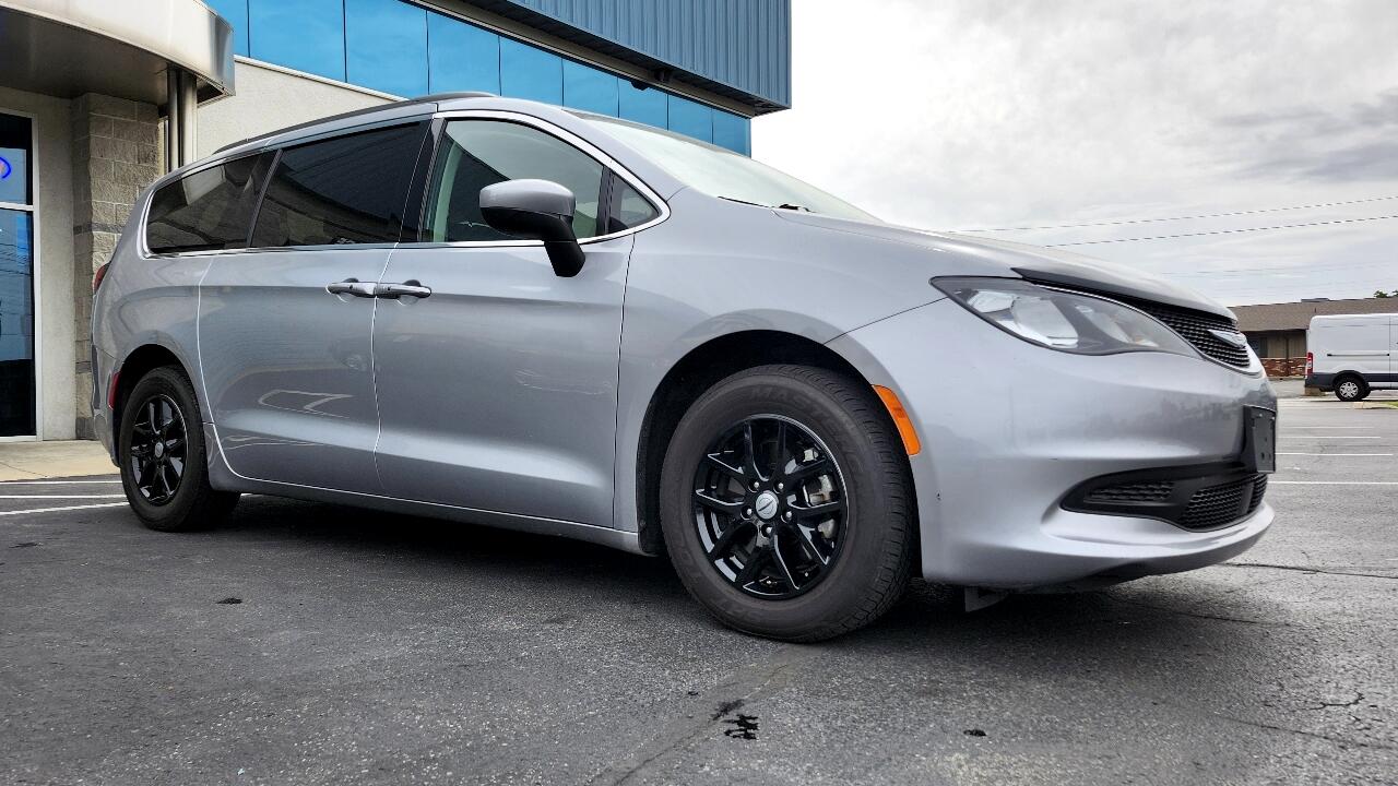 2014 Toyota Camry SE photo 24