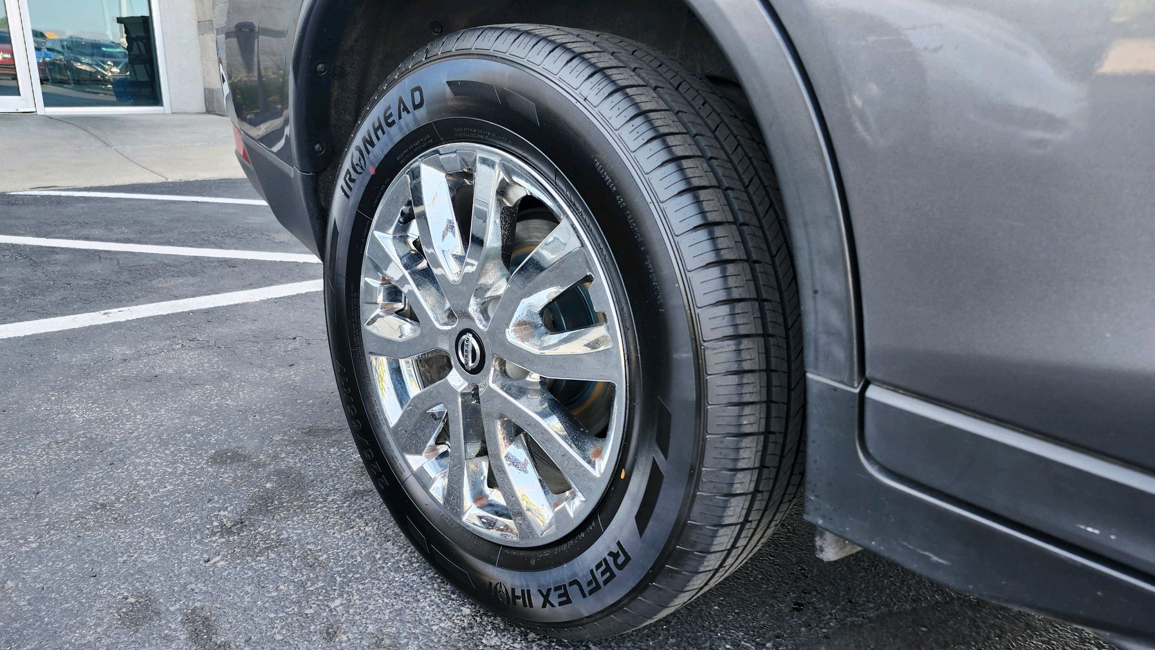 2019 Nissan Rogue SV photo 35