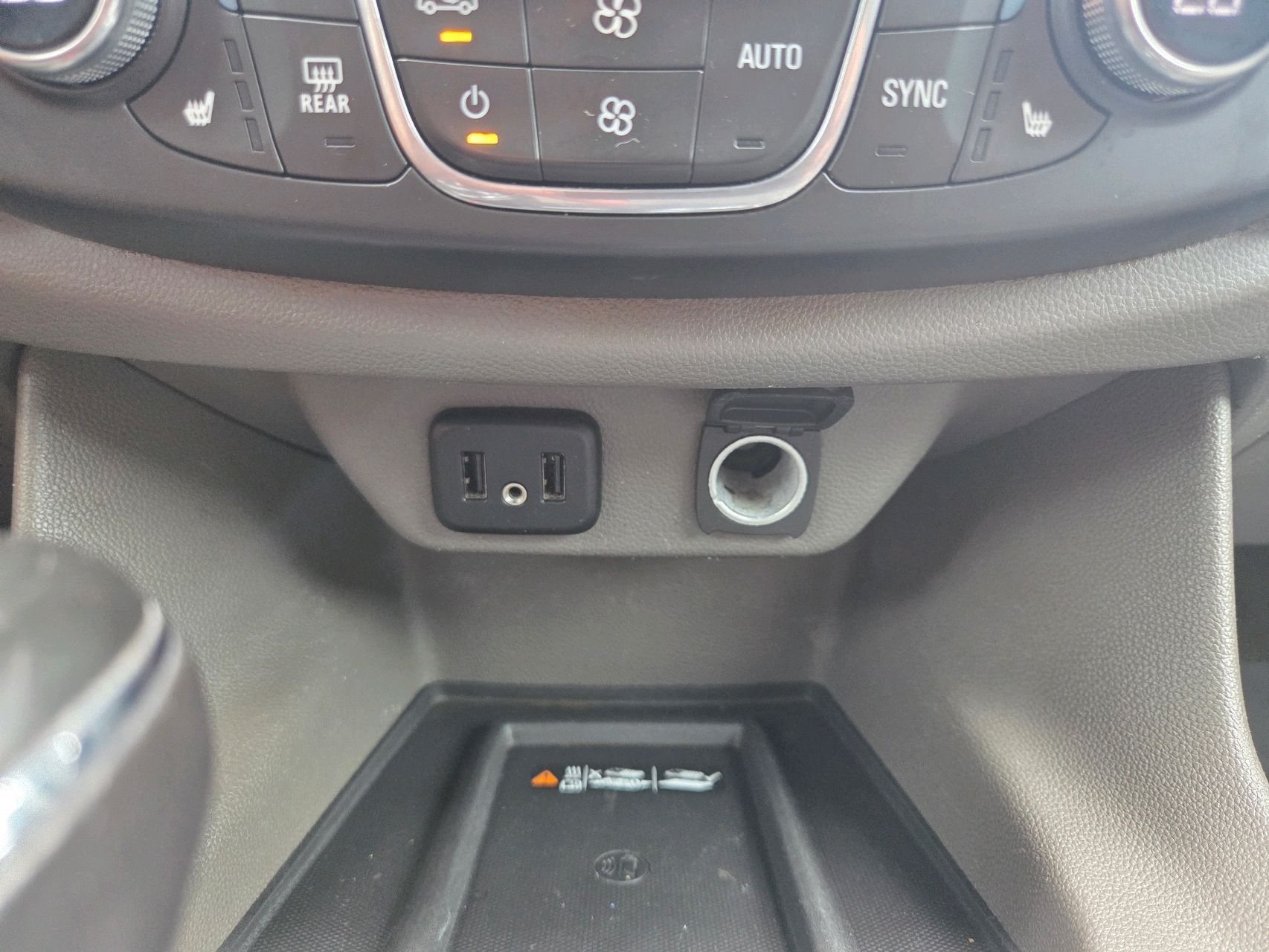 2013 Chevrolet Cruze LS photo 46