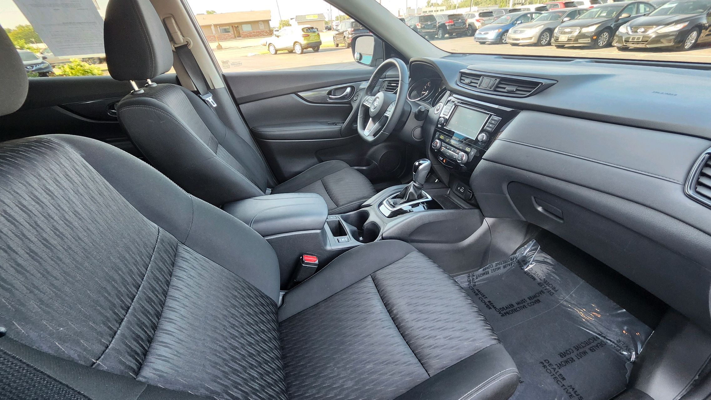 2019 Nissan Rogue SV photo 24