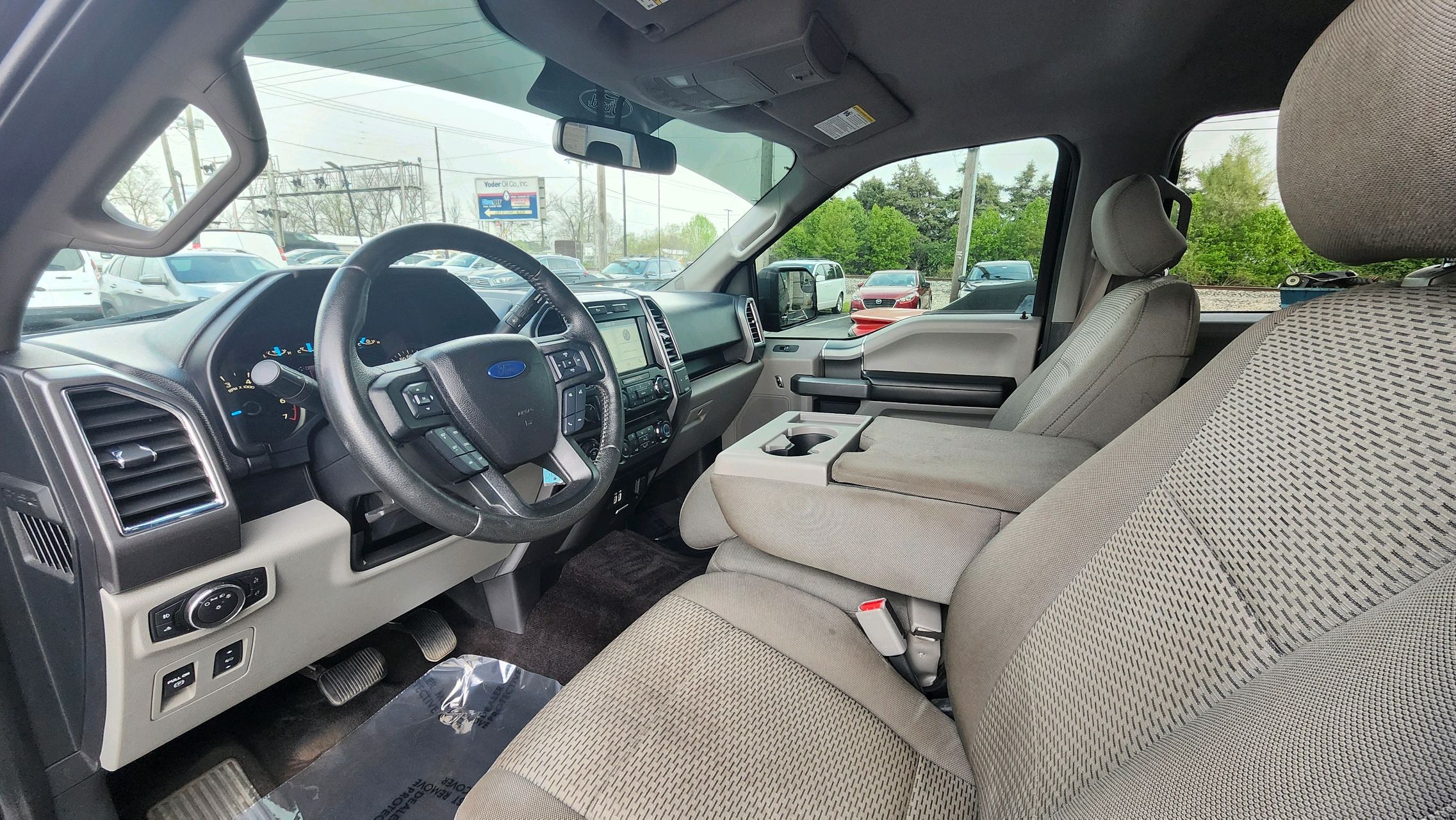2015 Ford F-150 XLT photo 37