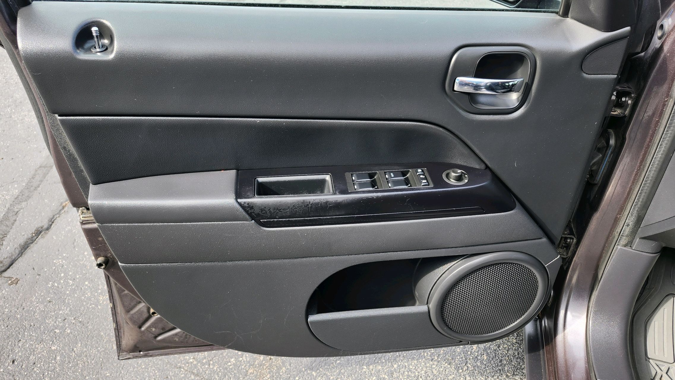 2015 Chrysler 200 S photo 23