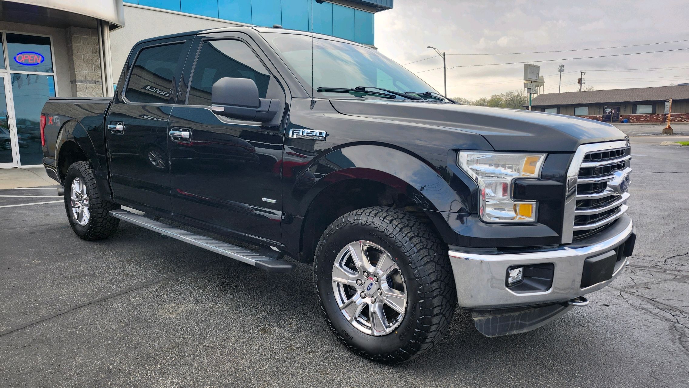 2015 Ford F-150 XLT photo 24