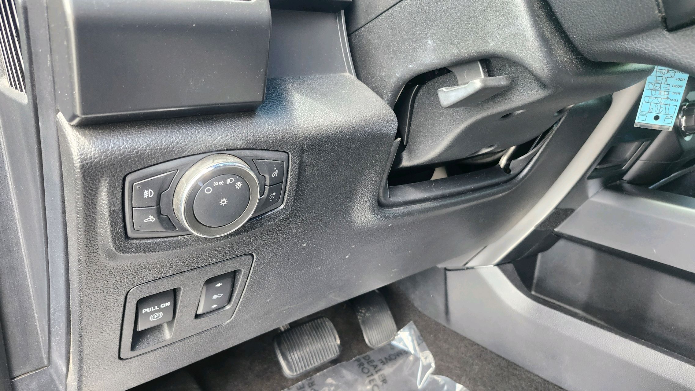 2015 Ford F-150 XLT photo 58