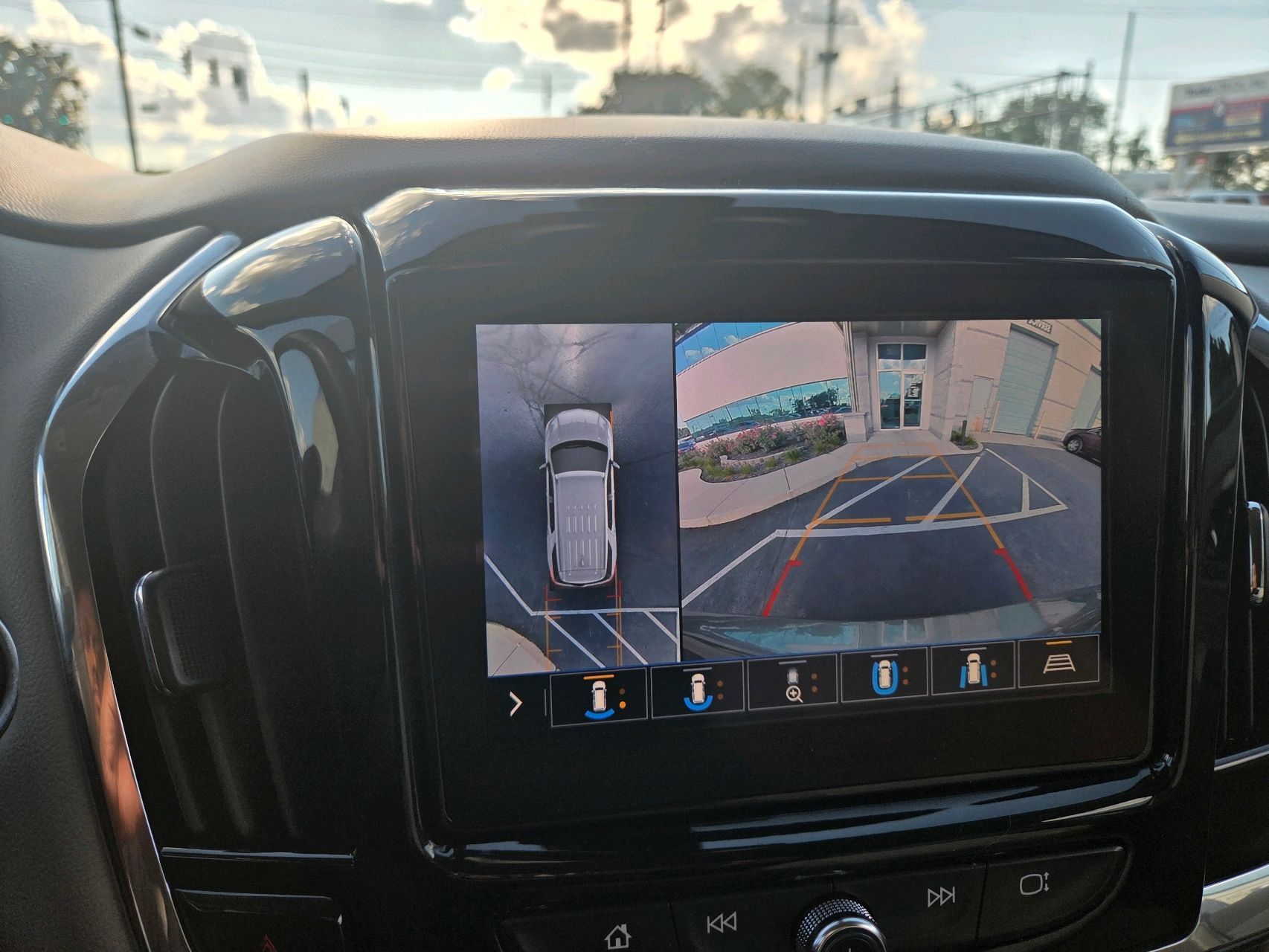 2020 Chevrolet Traverse photo 9