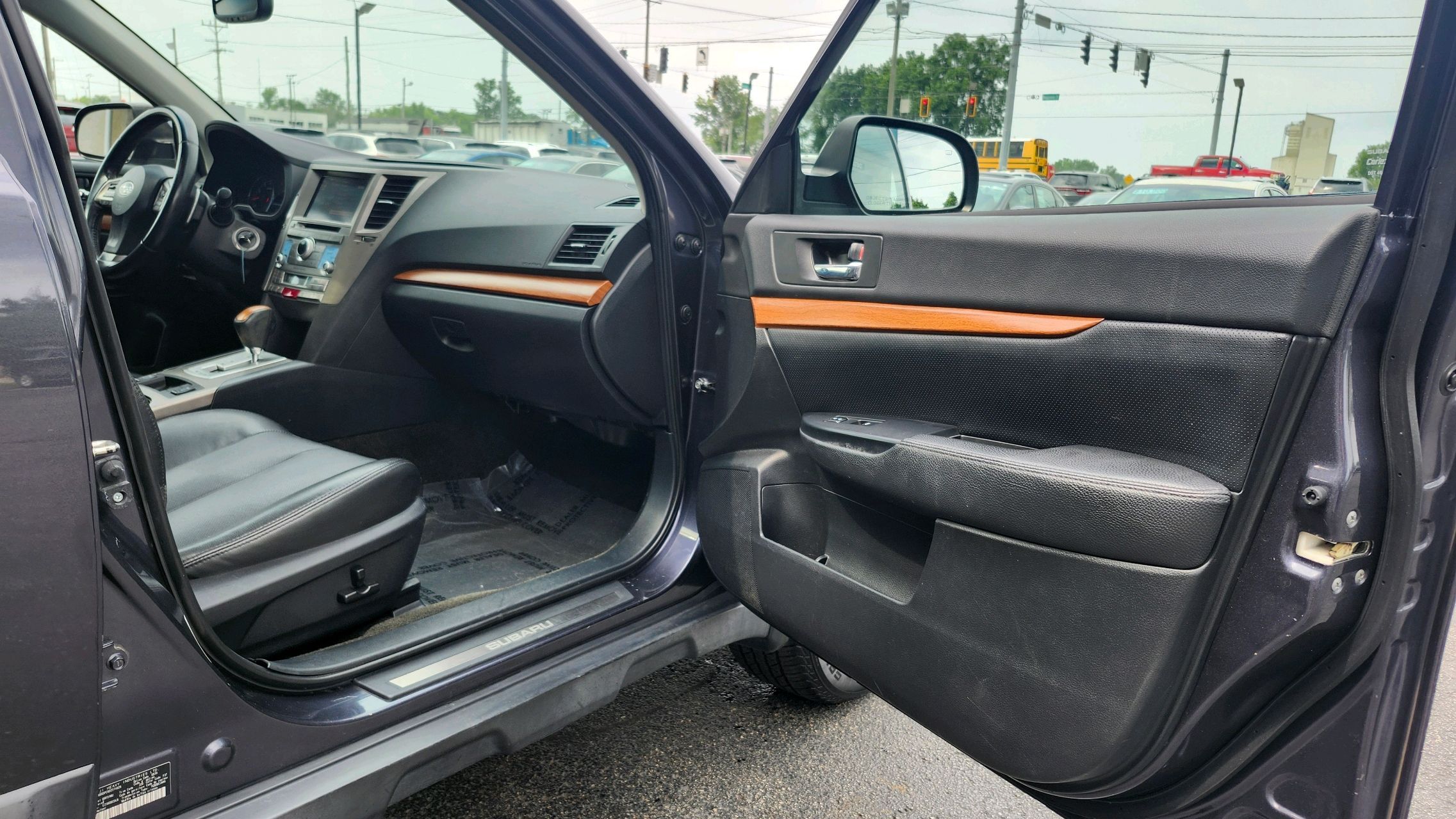2013 Subaru Outback 3.6R Limited photo 23