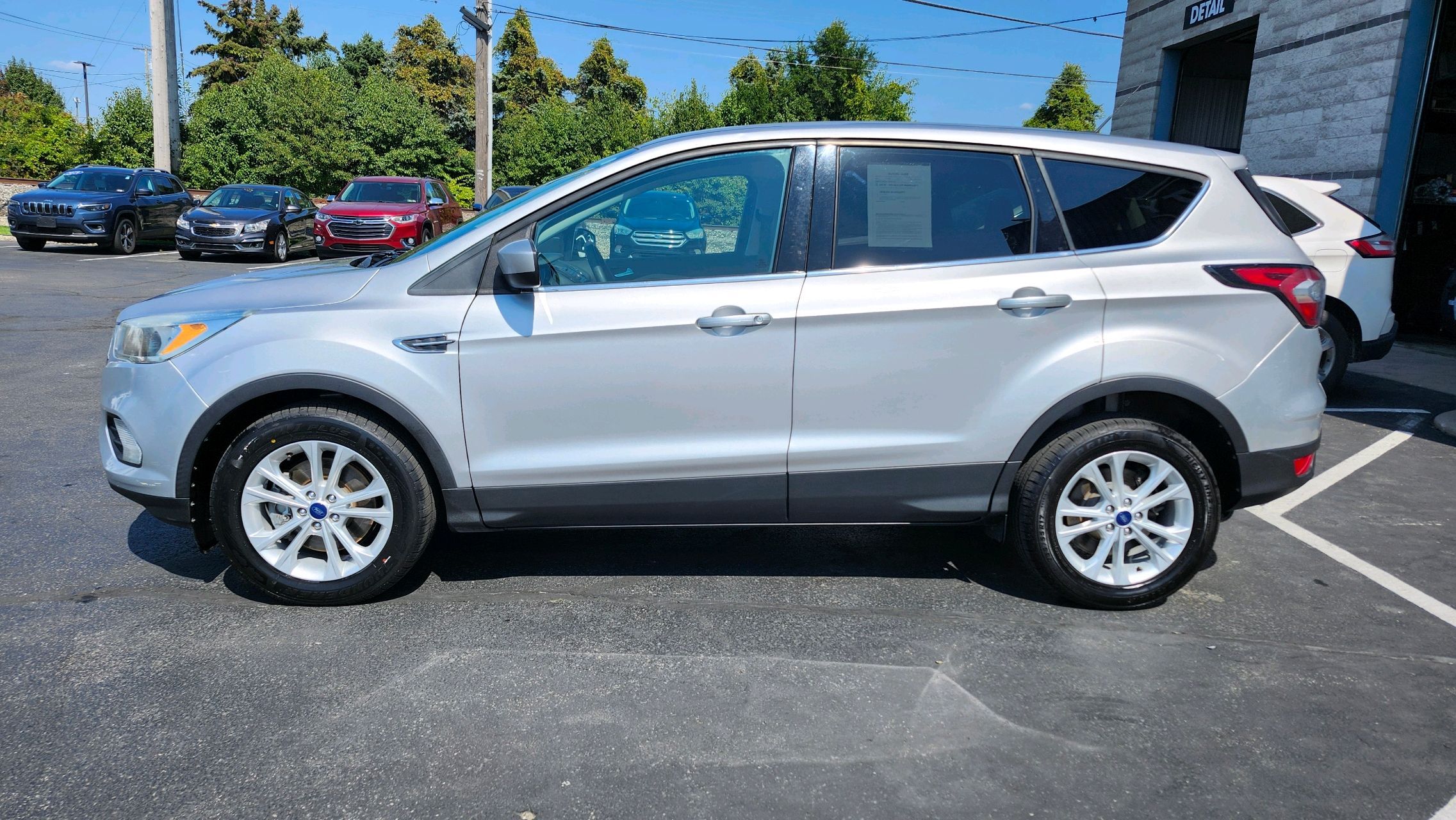 2017 Ford Escape SE photo 2