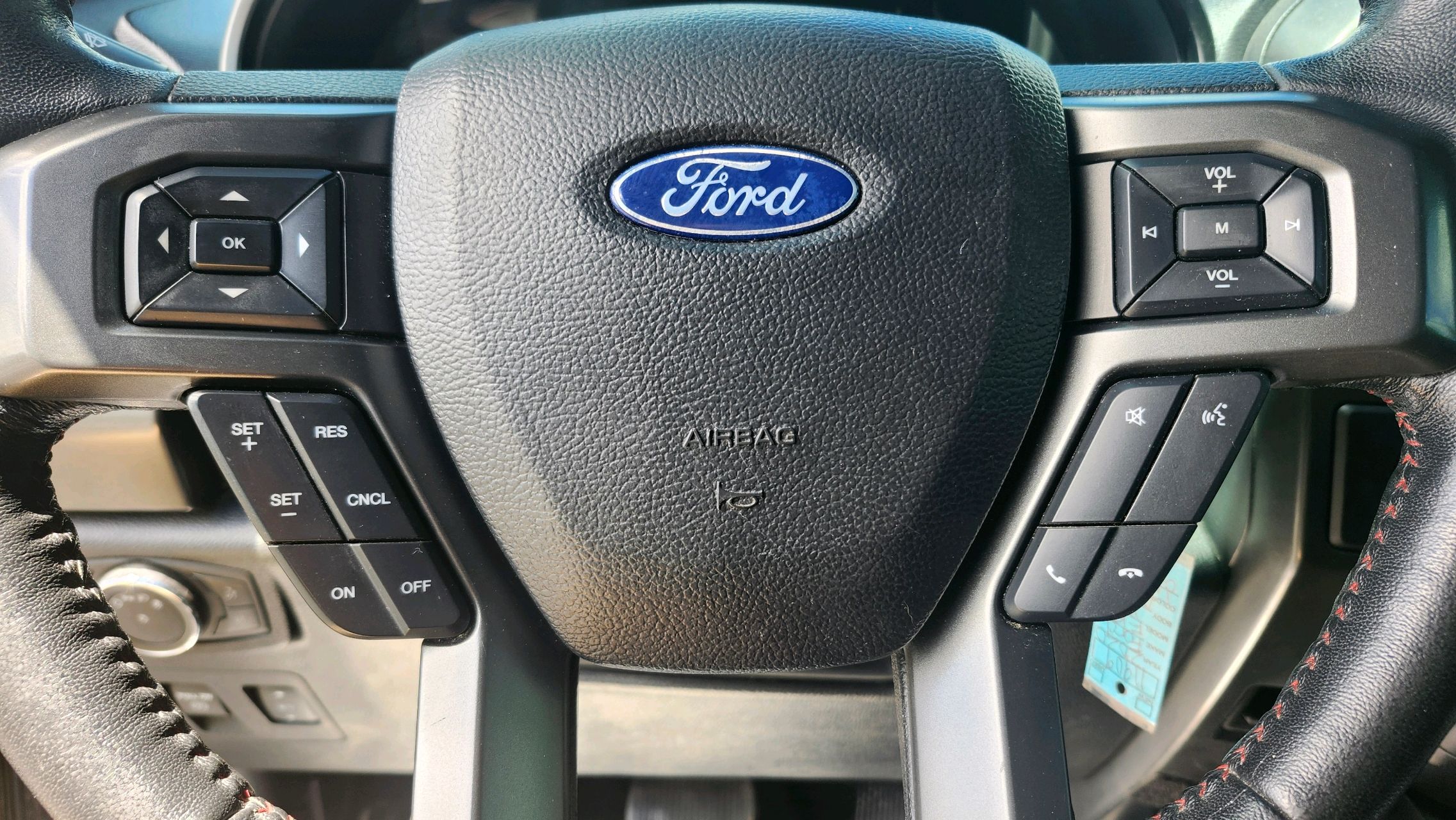 2015 Ford F-150 XLT photo 59