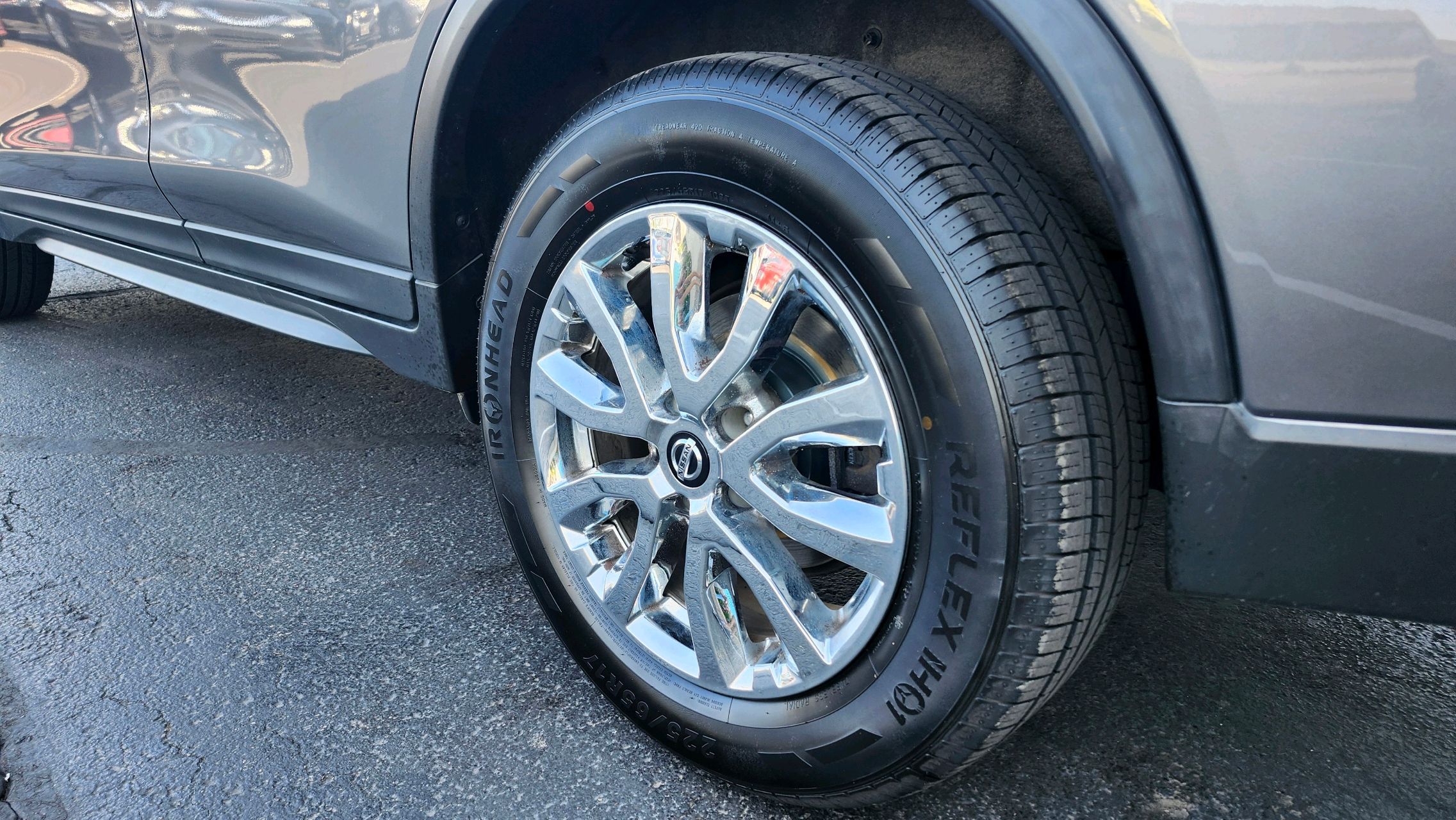 2019 Nissan Rogue SV photo 34