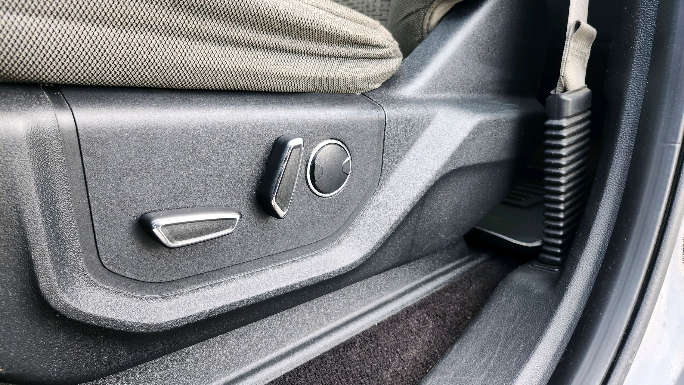 2015 Ford F-150 XLT photo 34