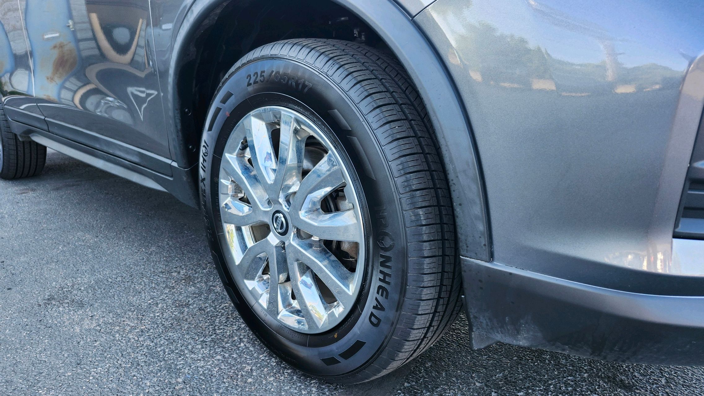 2019 Nissan Rogue SV photo 36